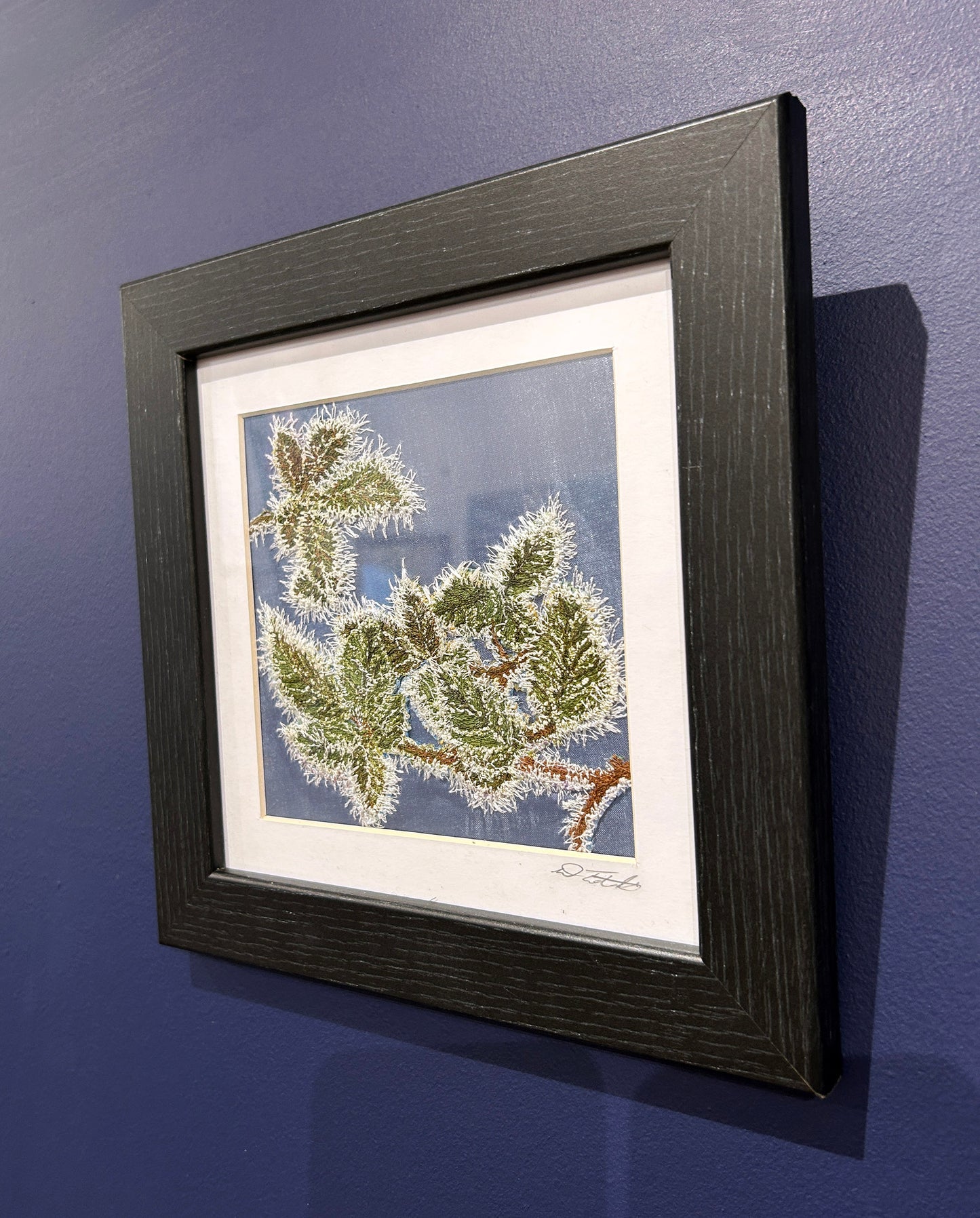 Frosted Bramble Leaves (DJ 017)